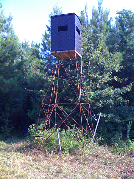 4x4 Hunting Blind on a stand