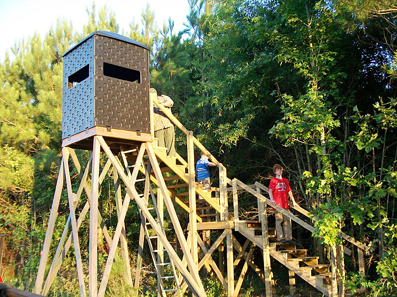 4x4 Hunting Blind steps/stairway