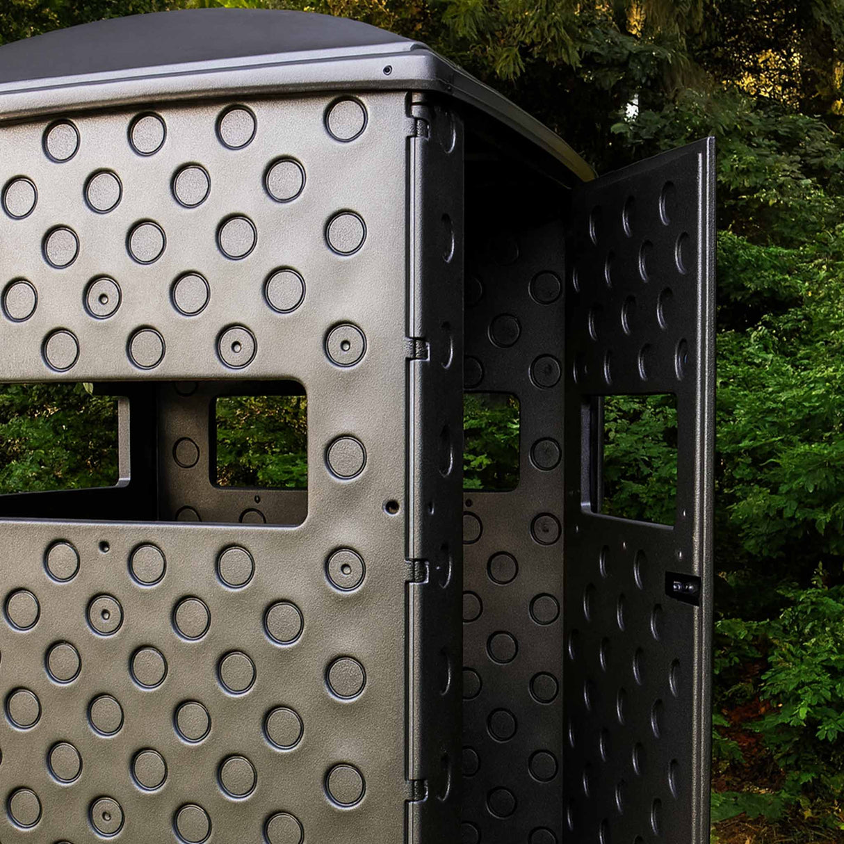 4x6 Hunting Blind with door open