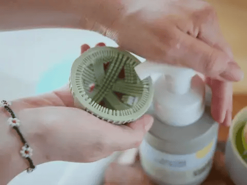 the good egg perfect brush cleaning egg