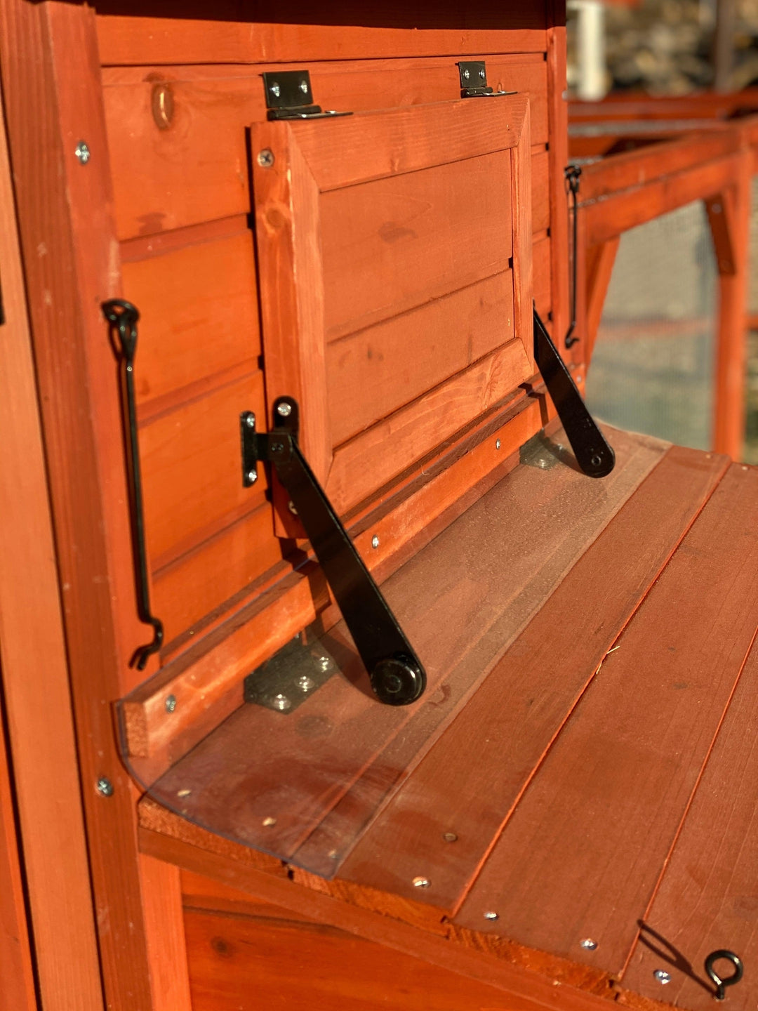 Chicken Coop for 6 Chickens - Orpington Lodge with Run Options