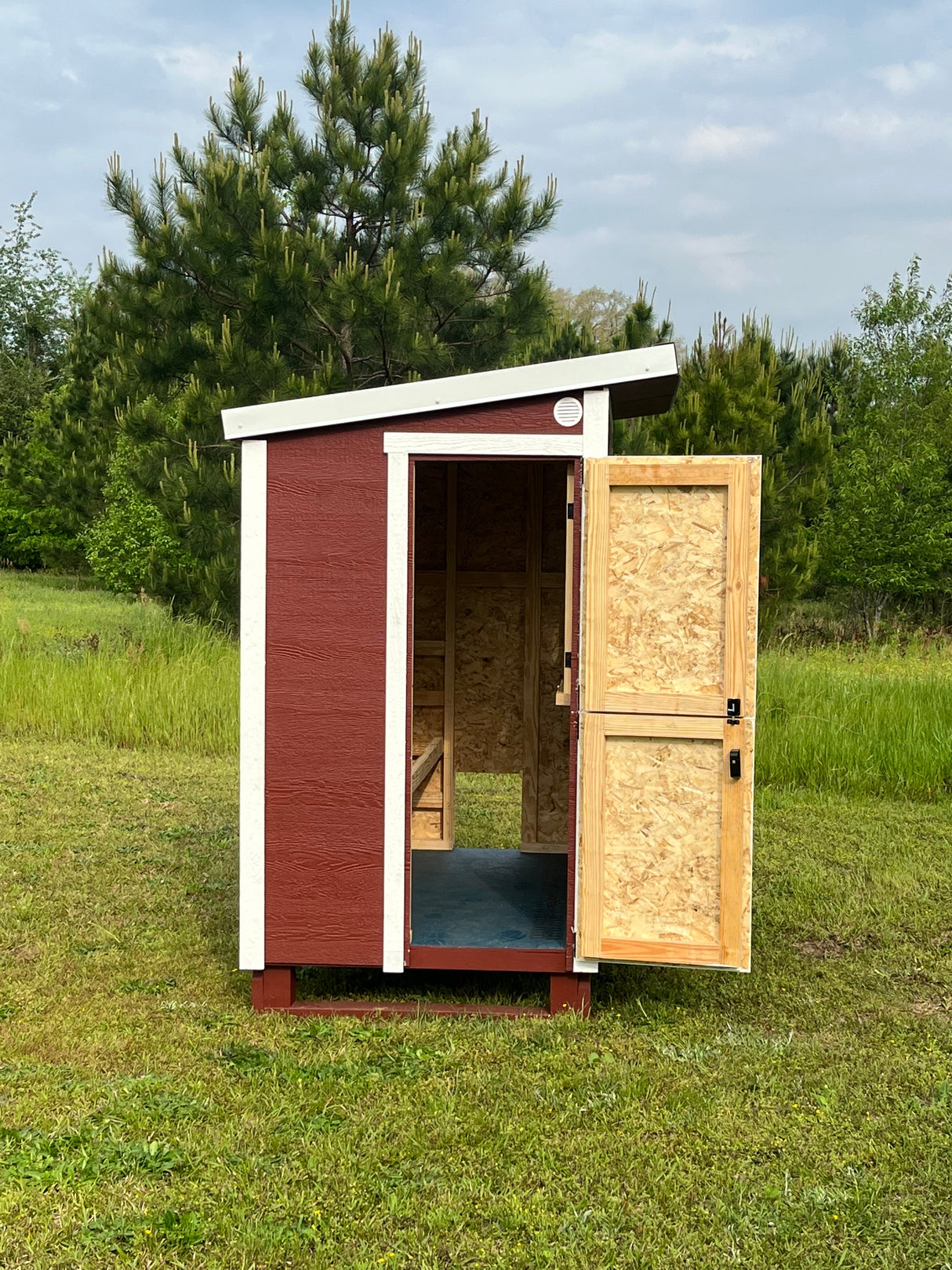Chicken Coop - Walk-In (Up to 18 Chickens)