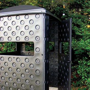 4x4 Hunting Blind open door
