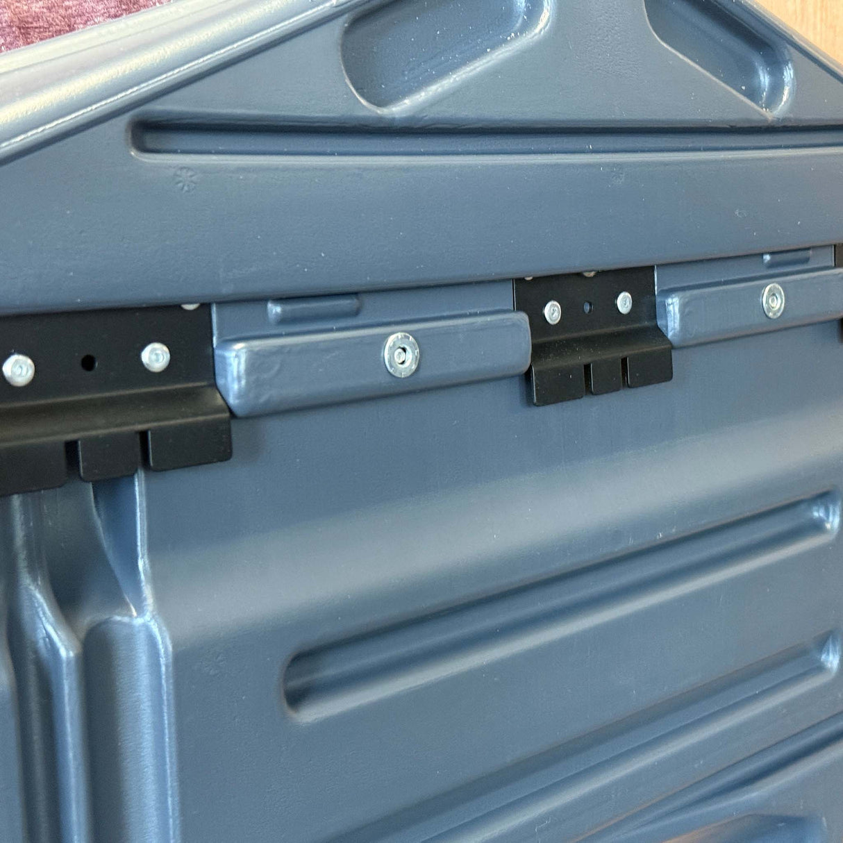 a look at the mounting braces on the back of the Silo Waterer (Wall Mount)