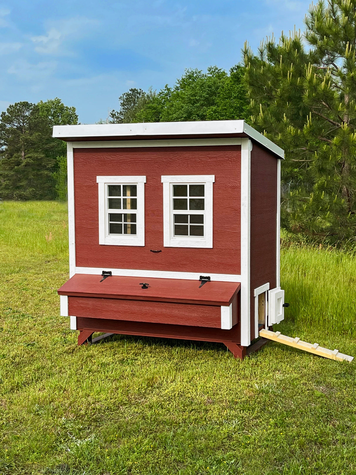 Chicken Coop - Walk-In (Up to 18 Chickens)