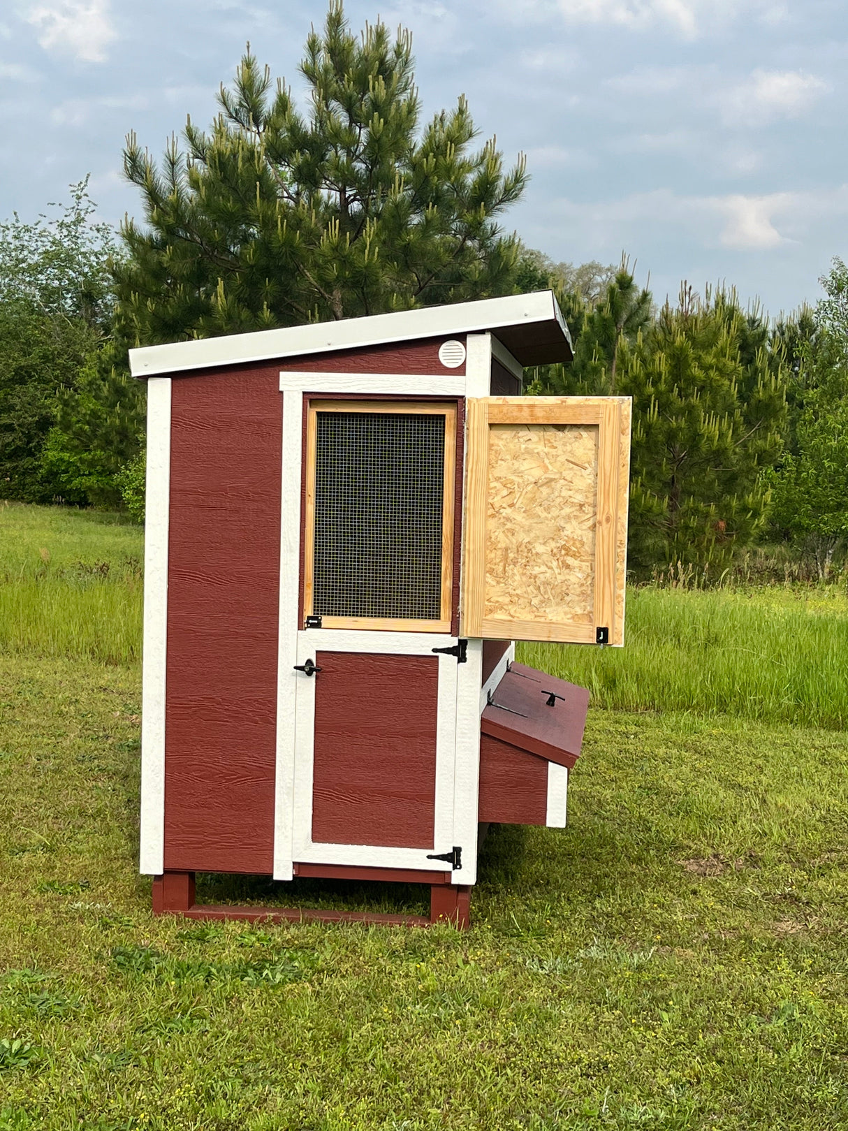 Chicken Coop - Walk-In (Up to 18 Chickens)